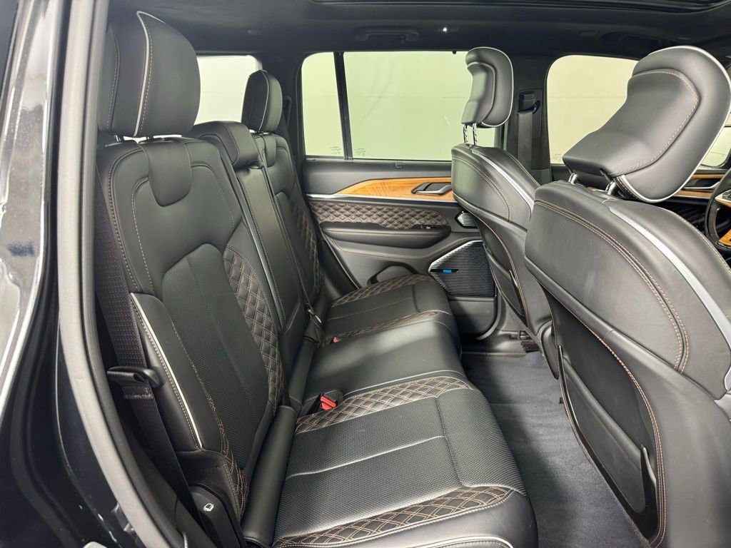 Used 2023 Jeep Grand Cherokee Summit image 24