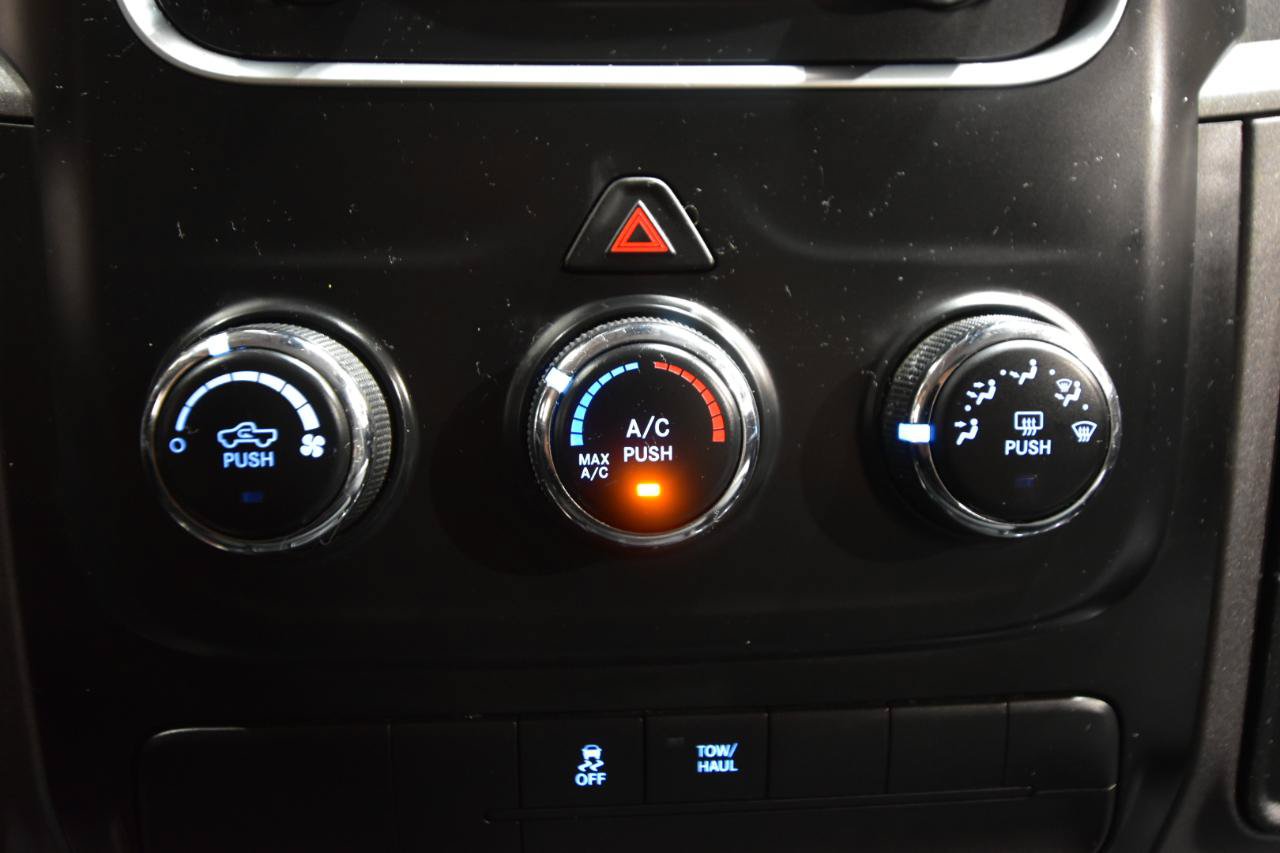 Used 2017 RAM 1500 Express w/ Express Value Package AWD/4WD image 30