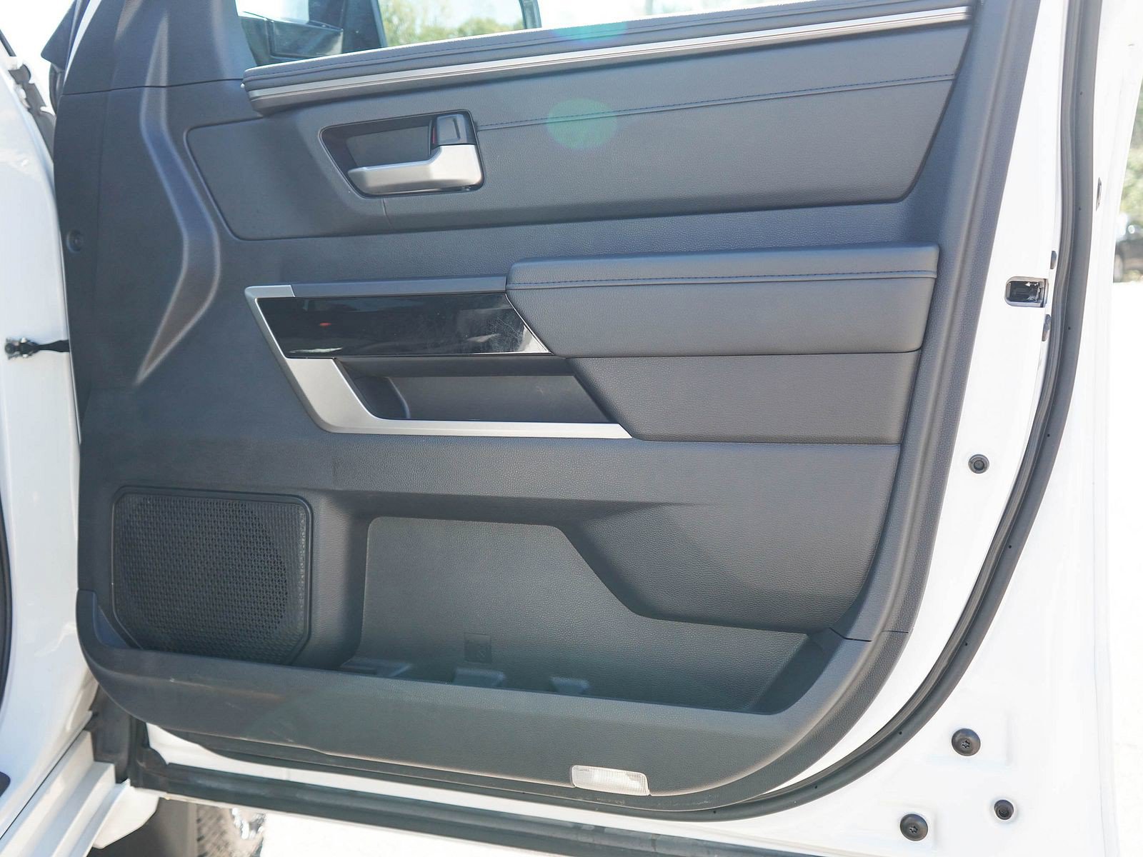 Used 2022 Toyota Tundra Limited AWD/4WD image 9