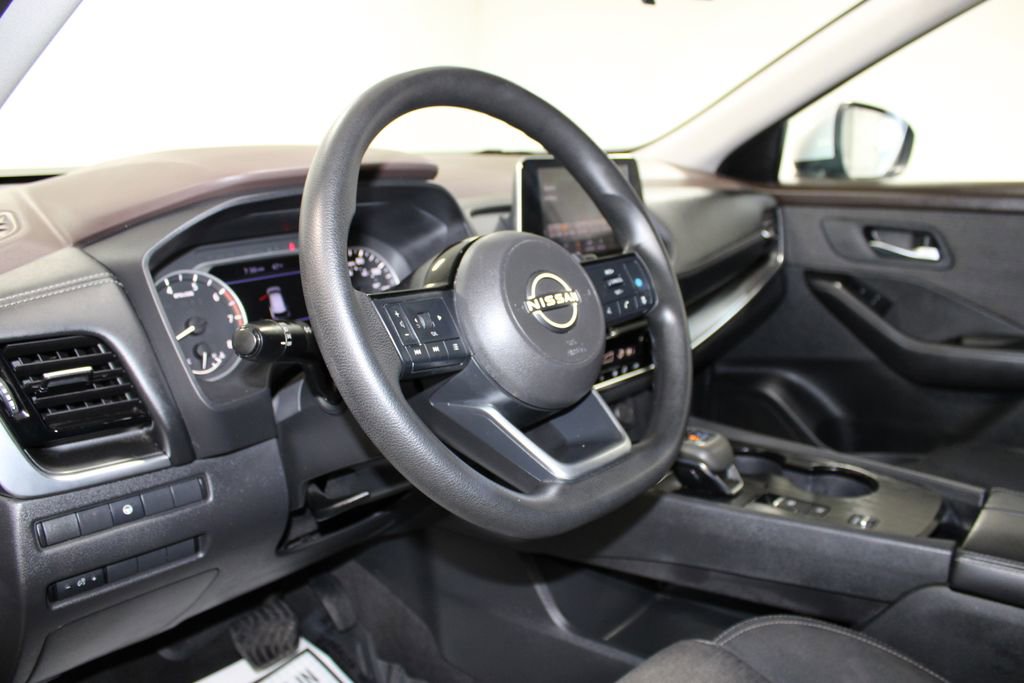 Used 2022 Nissan Rogue SV image 18