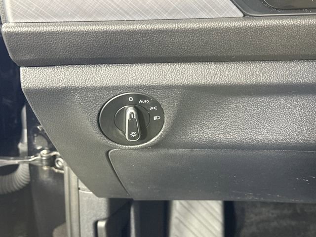 Used 2024 Volkswagen Jetta SE image 19