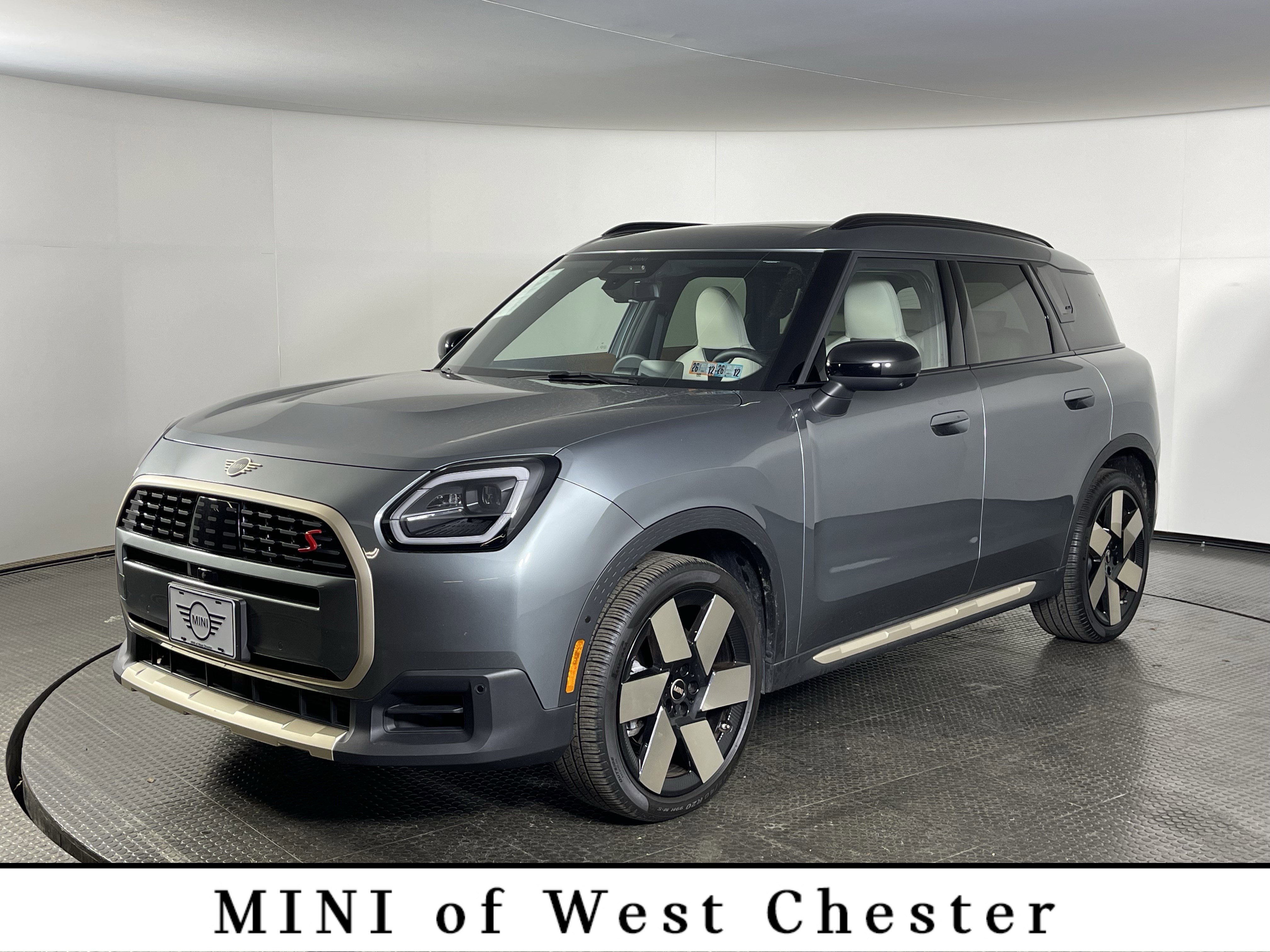 Used 2025 MINI Cooper Countryman S image 1