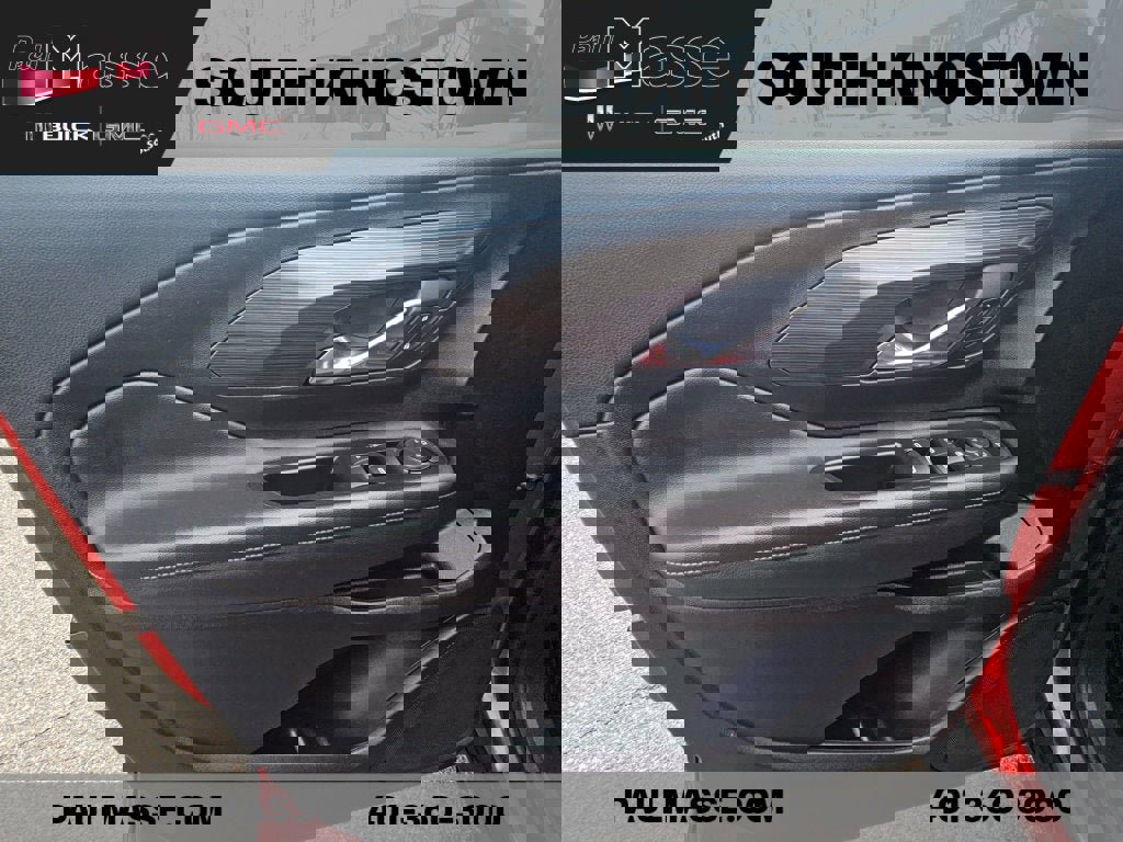 Used 2023 GMC Terrain SLE w/ Driver Convenience Package image 12