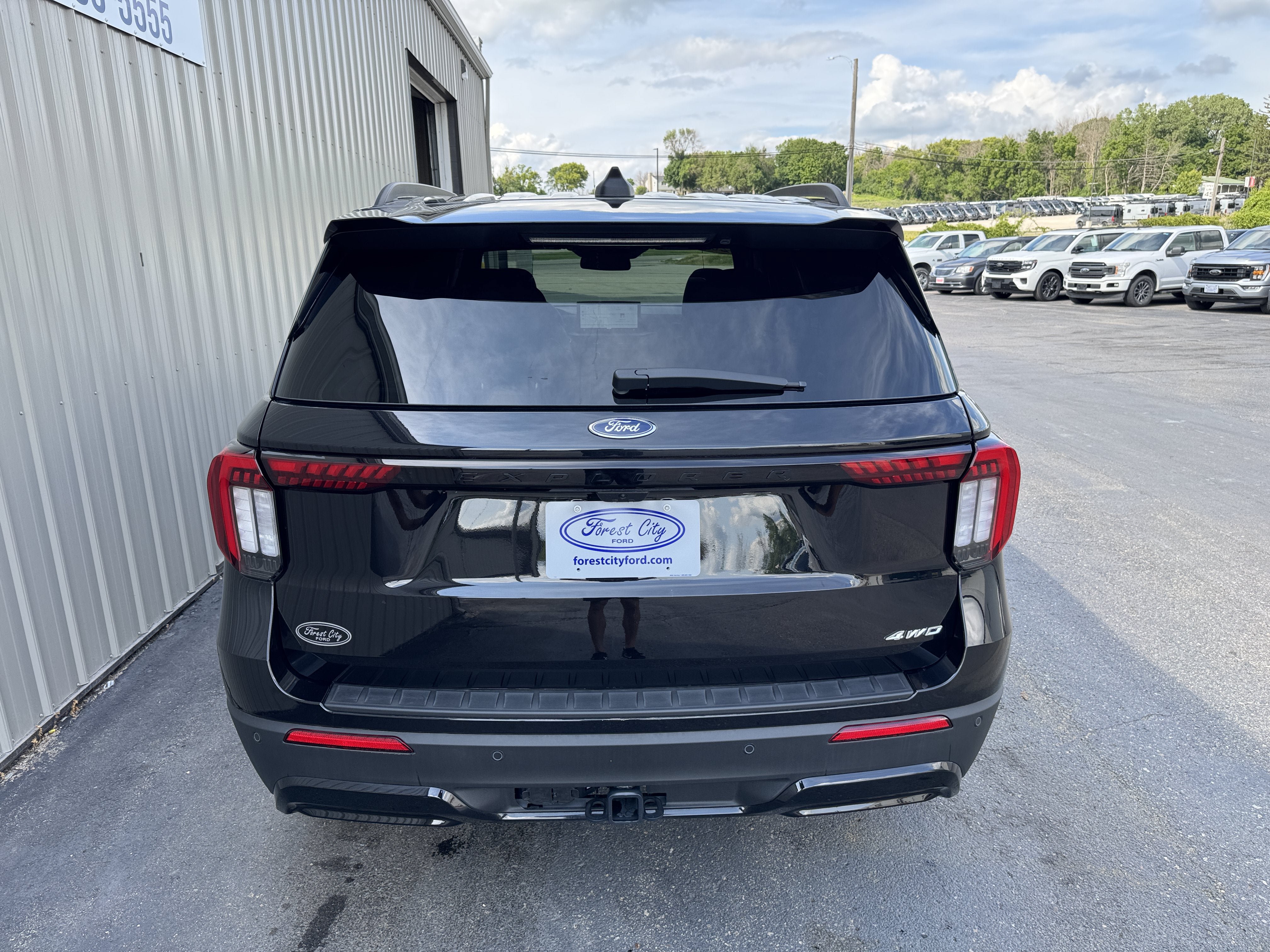 New 2026 Ford Explorer ST-Line w/ ST-Line Street Pack AWD/4WD image 4