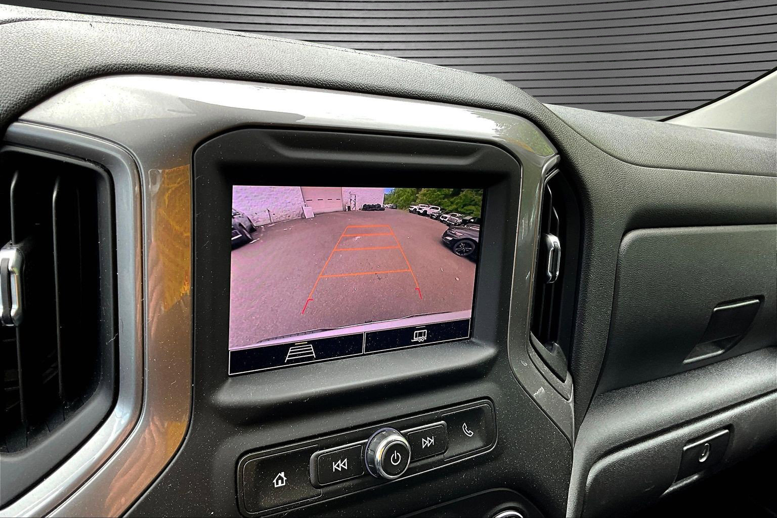 Used 2023 Chevrolet Silverado 1500 Custom AWD/4WD image 10