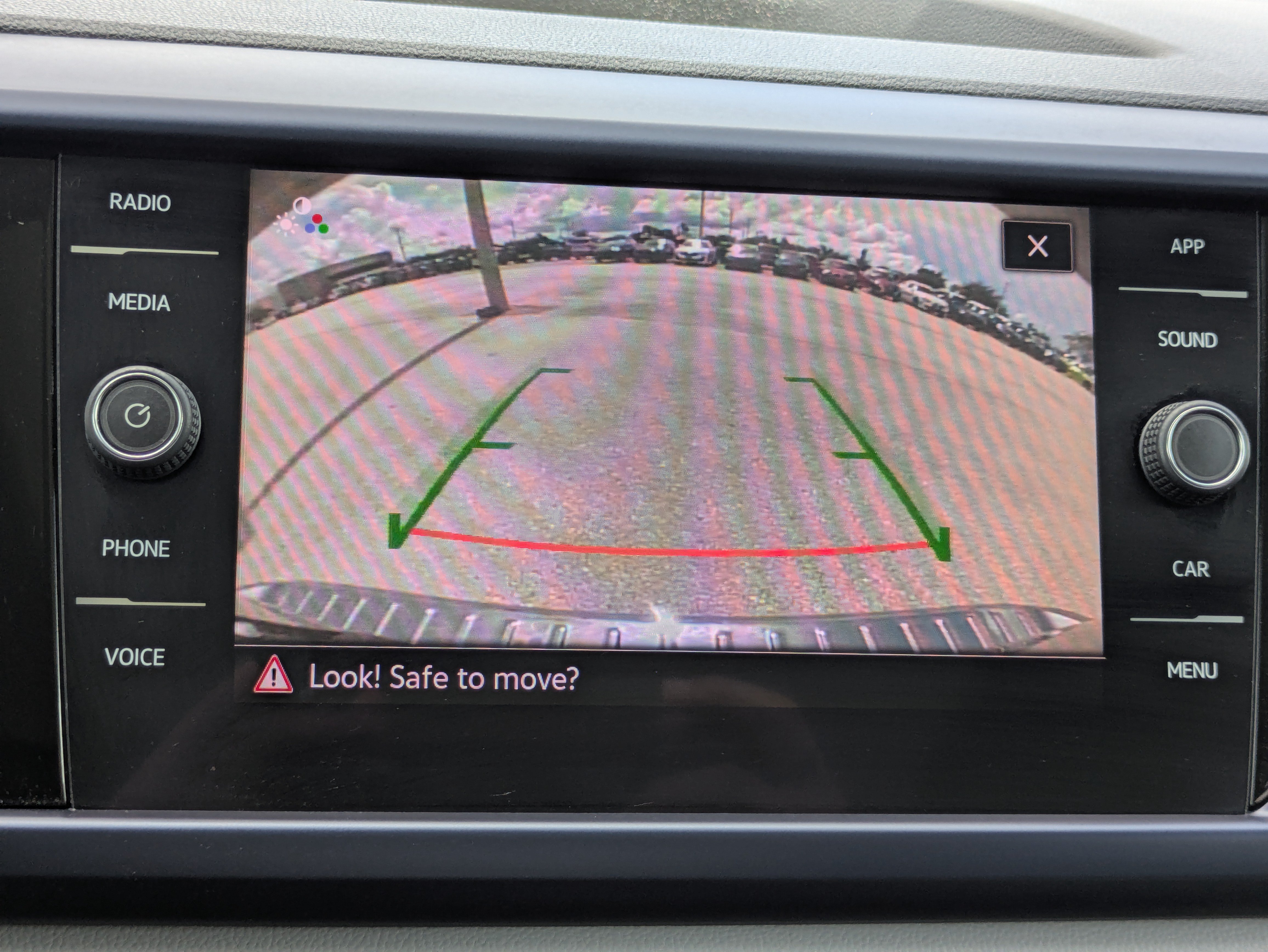 Used 2022 Volkswagen Taos SE w/ Panoramic Sunroof Package FWD image 22