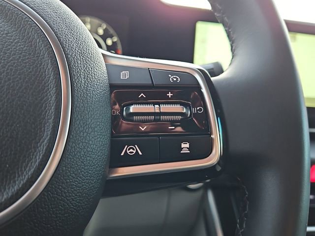 Used 2024 Kia Carnival SX image 26