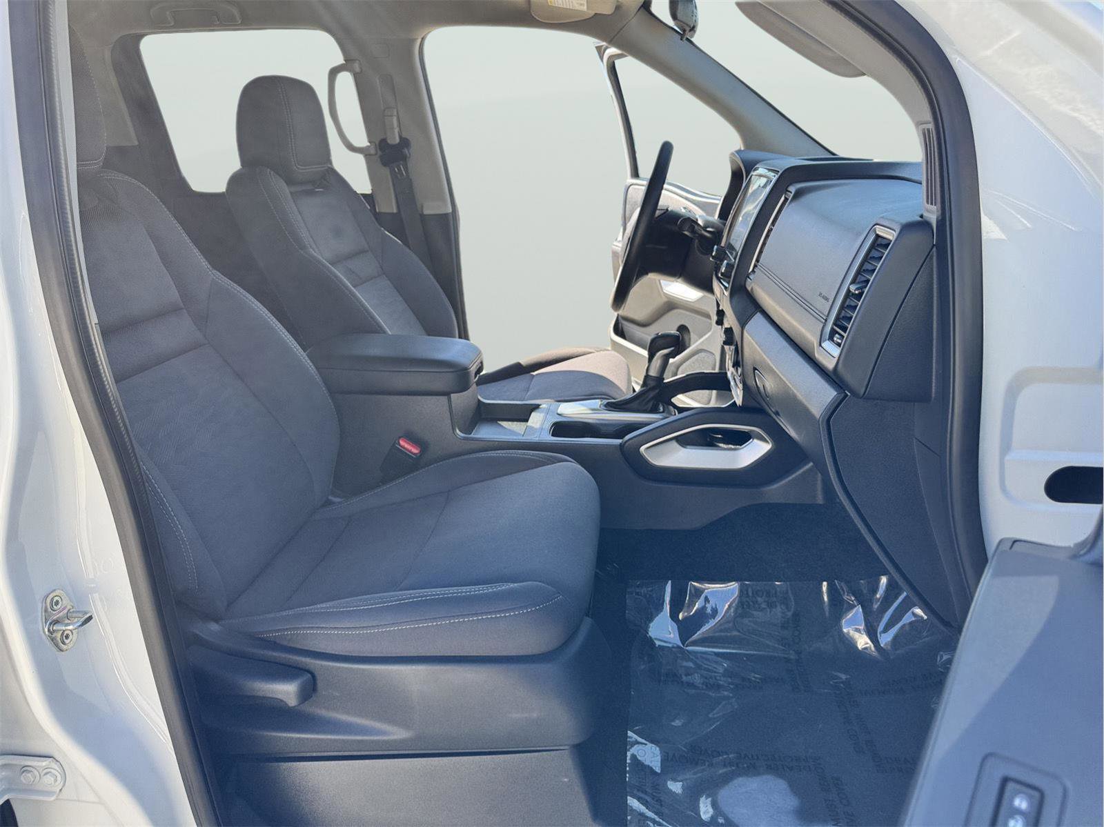 Used 2022 Nissan Frontier SV image 18