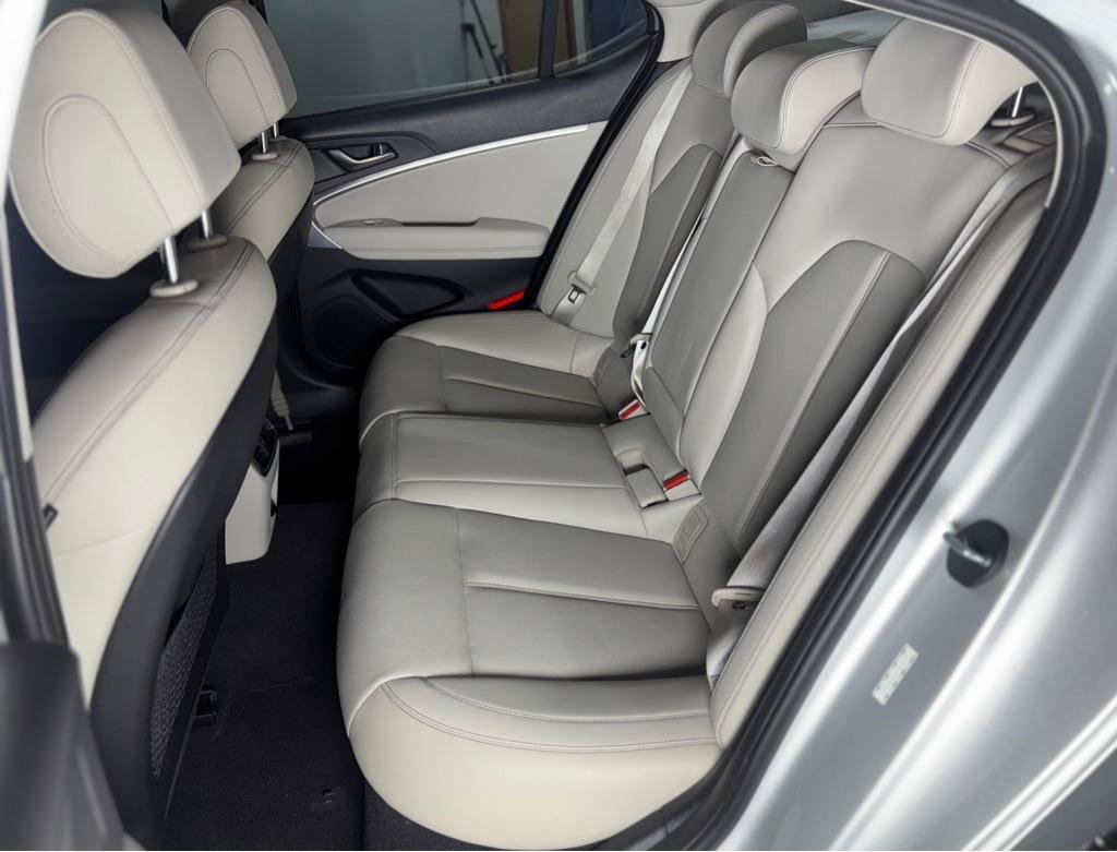 Used 2019 Genesis G70 2.0T Advanced RWD image 28