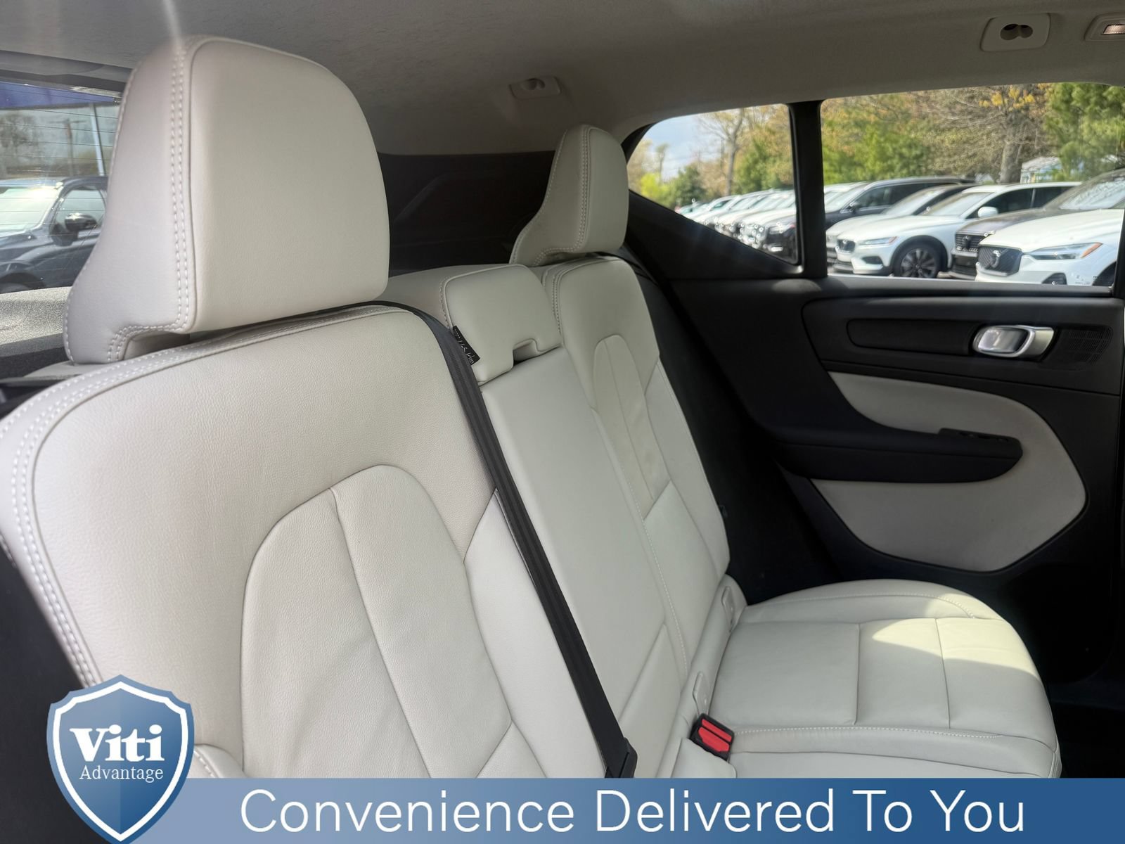 Certified 2024 Volvo XC40 B5 Plus w/ Protection Package Premier AWD/4WD image 28