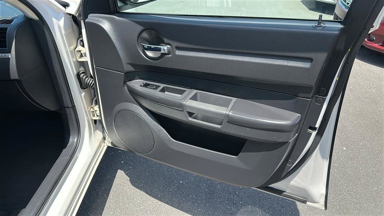 Used 2008 Dodge Charger SE RWD image 32