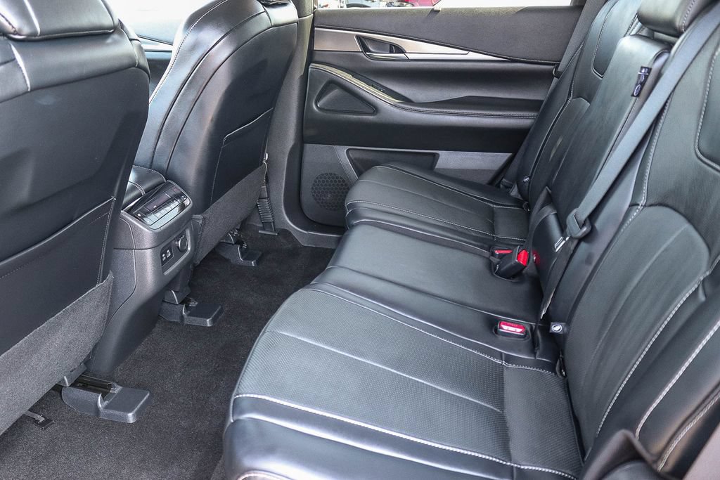 Certified 2023 INFINITI QX60 Luxe w/ Cargo Package FWD image 17
