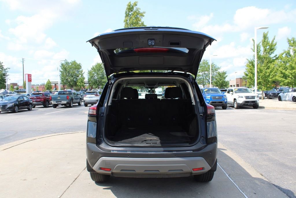 Used 2023 Nissan Rogue SV image 10