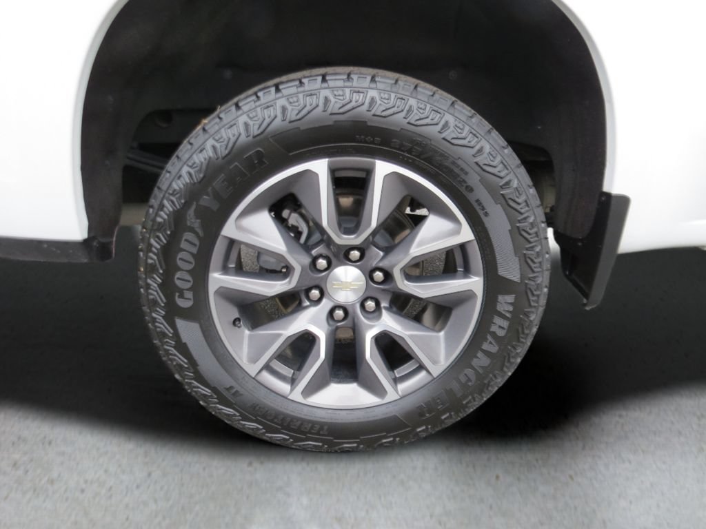 Certified 2023 Chevrolet Silverado 1500 LT AWD/4WD image 13