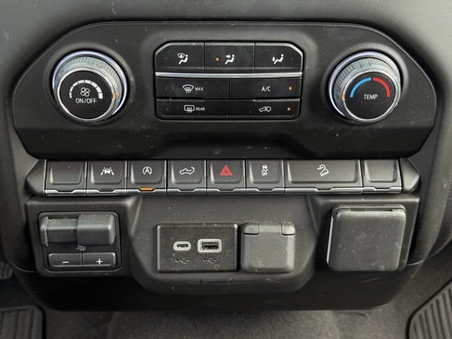 Used 2025 Chevrolet Silverado 1500 Custom Trail Boss w/ Turbomax Blackout Package AWD/4WD image 17