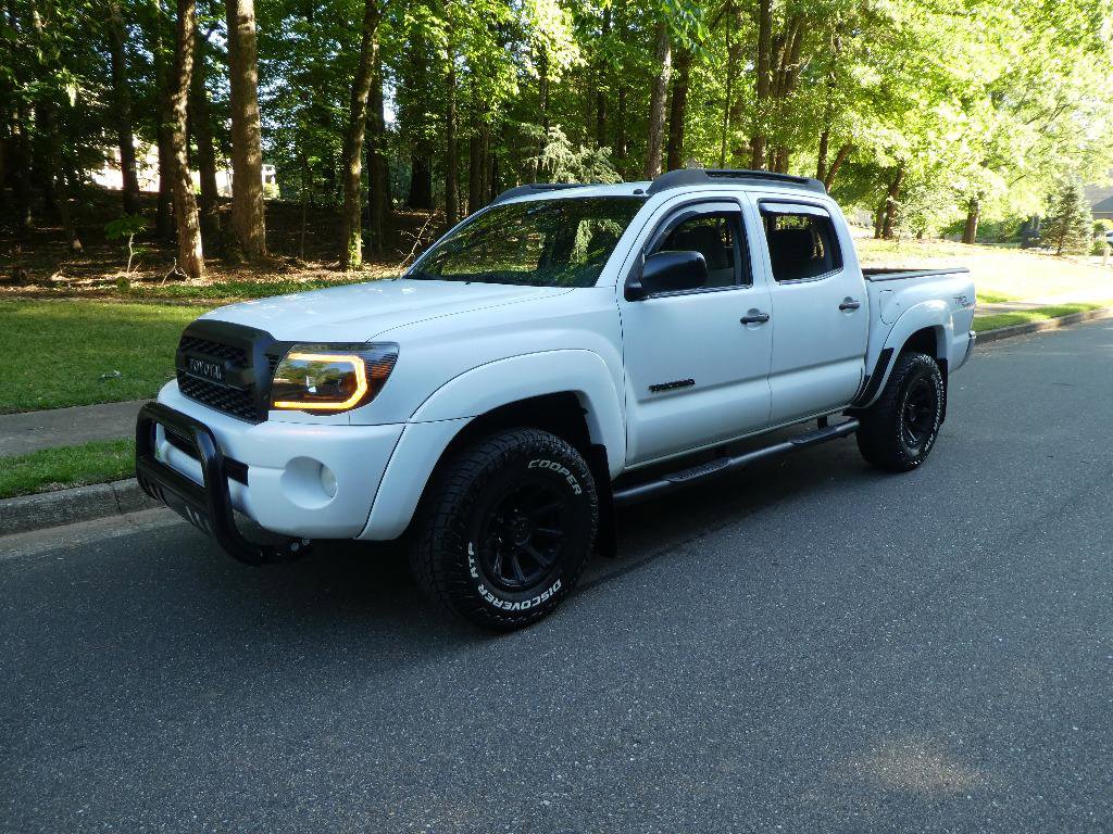 Used 2010 Toyota Tacoma PreRunner RWD image 24