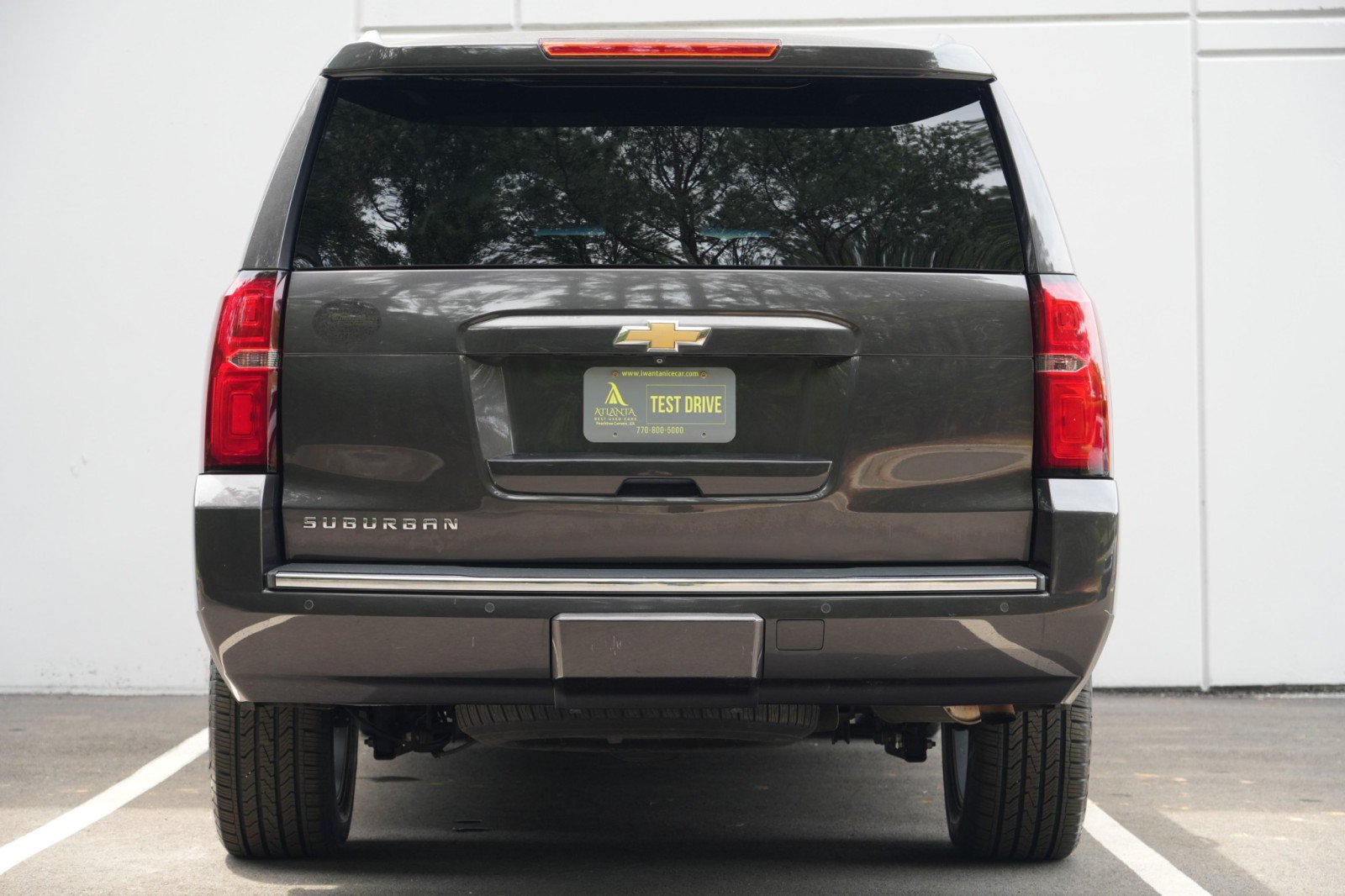 Used 2015 Chevrolet Suburban LTZ RWD image 10