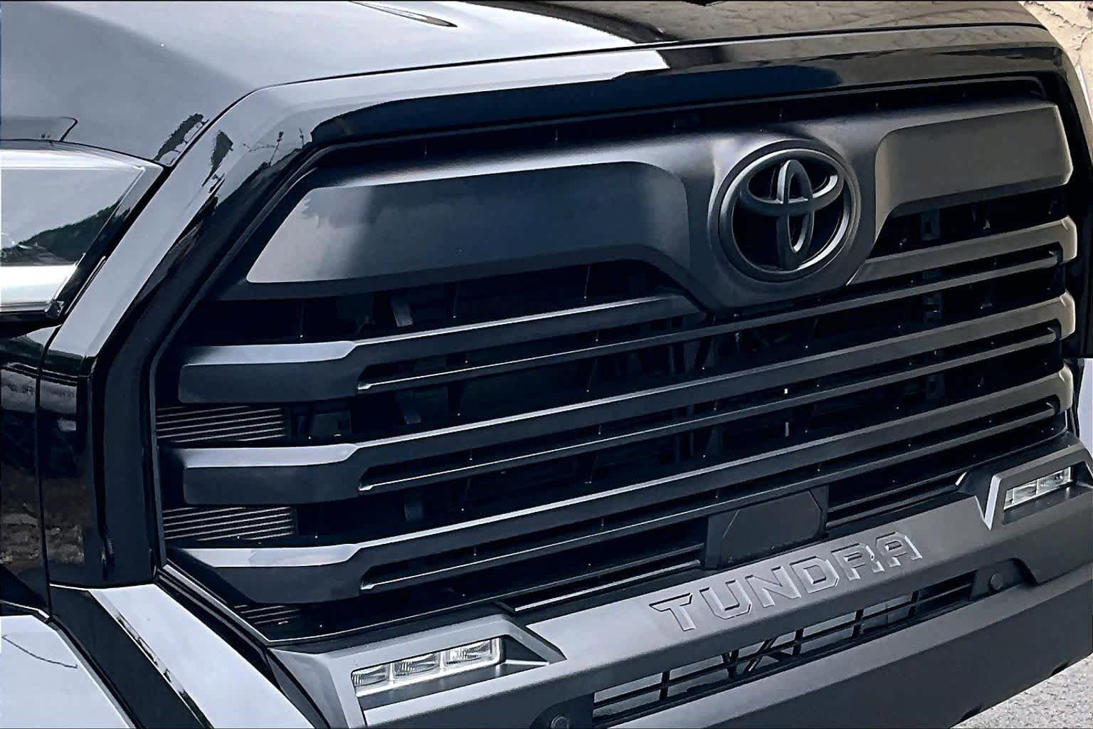 Used 2024 Toyota Tundra SR5 w/ SR5 Premium Package AWD/4WD image 29