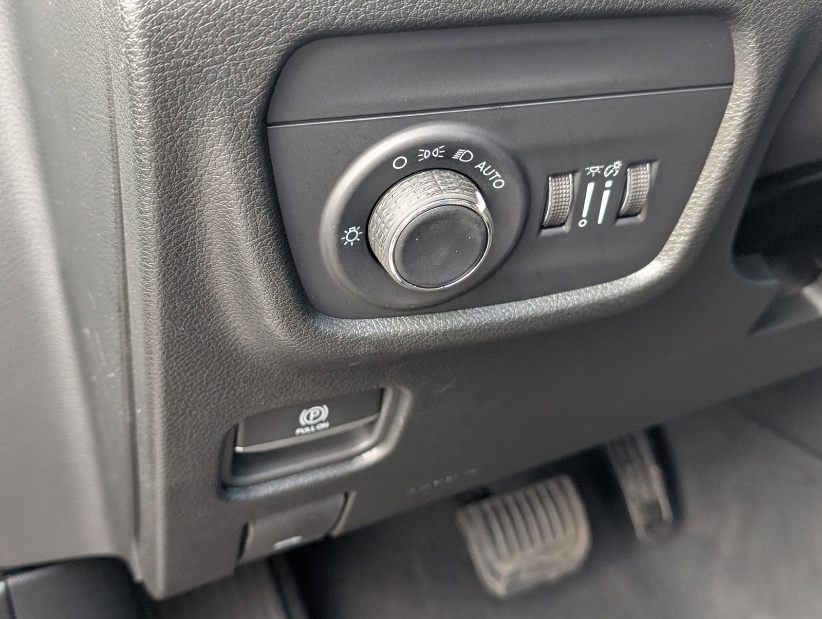 New 2026 Jeep Grand Cherokee Altitude image 15