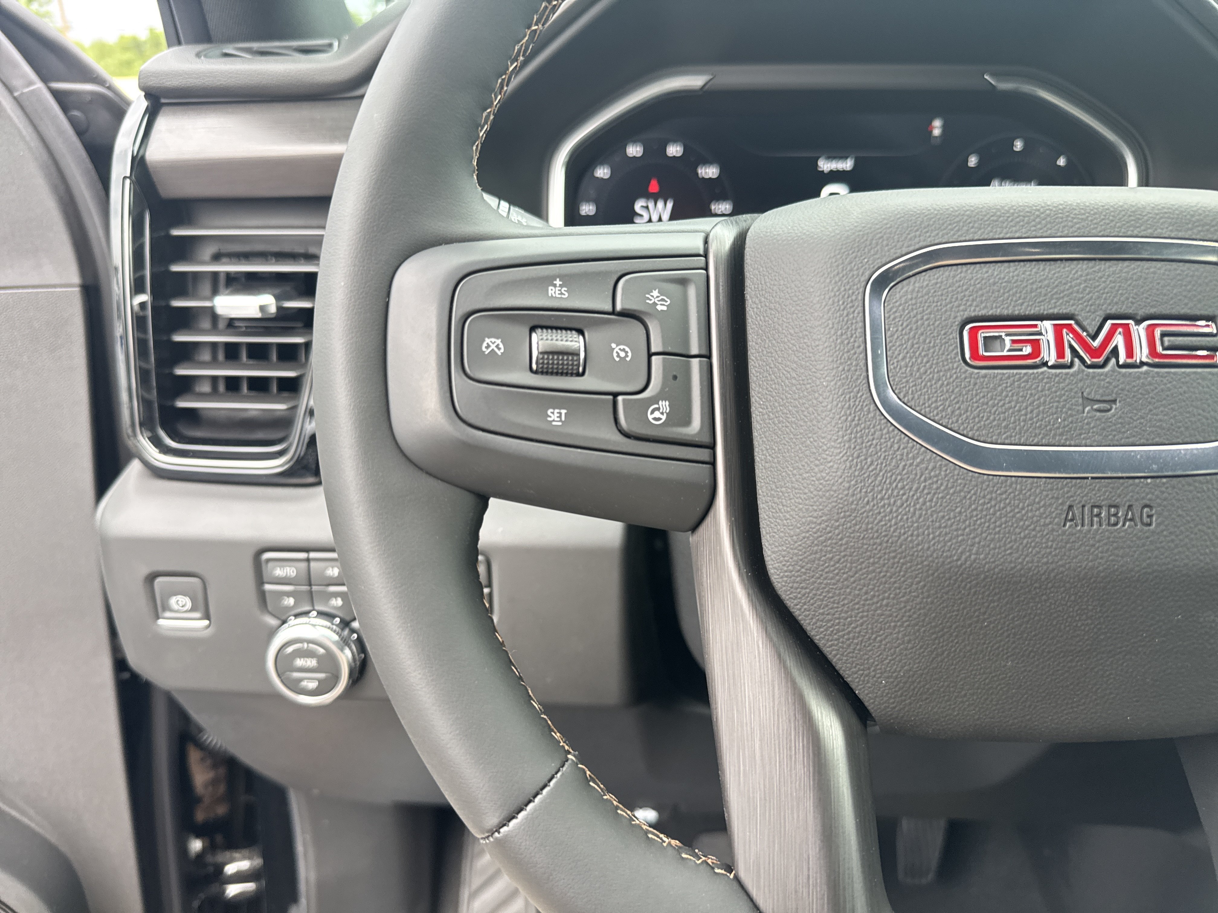 New 2026 GMC Sierra 2500 AT4 w/ AT4 Premium Plus Package AWD/4WD image 18