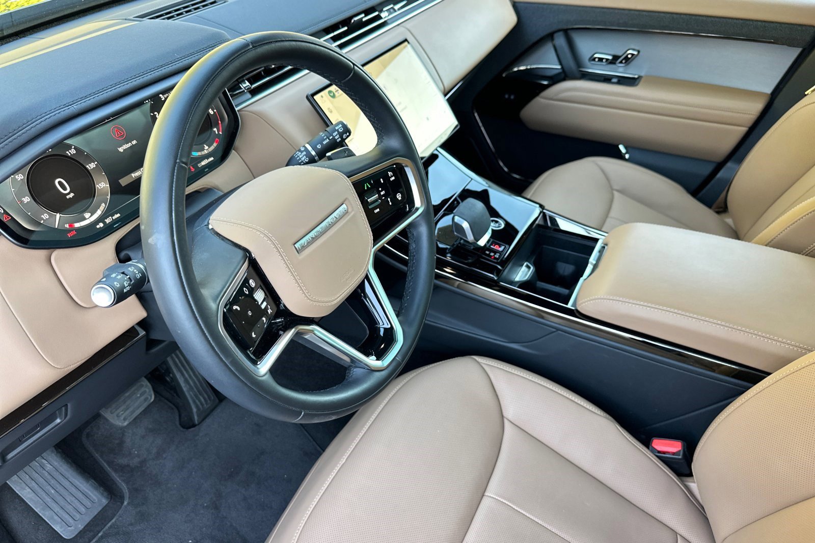 Used 2025 Land Rover Range Rover Sport SE image 5