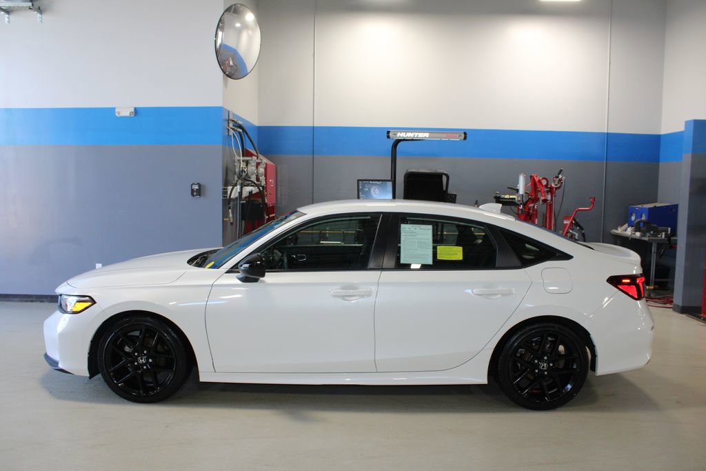 Used 2025 Honda Civic Sport image 17