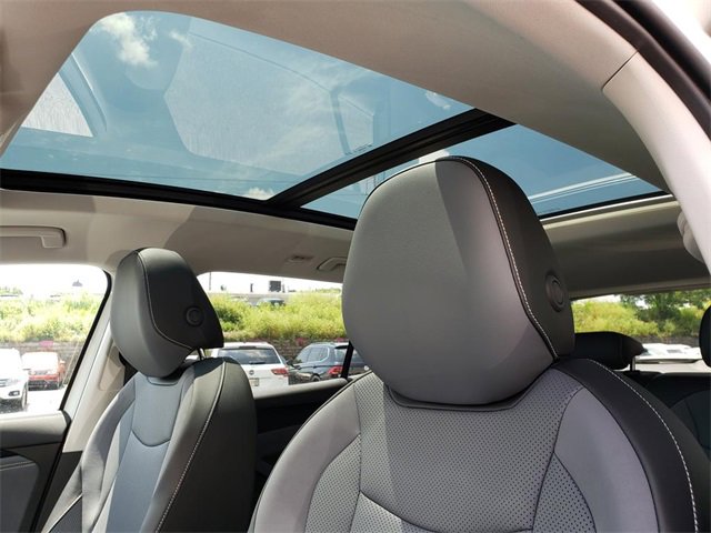 New 2025 Volkswagen Tiguan SE image 7