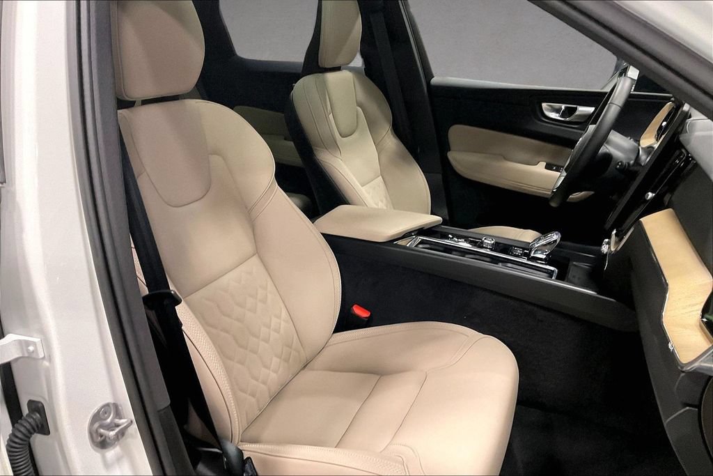 Certified 2026 Volvo XC60 B5 Plus w/ Protection Package Premier AWD/4WD image 28