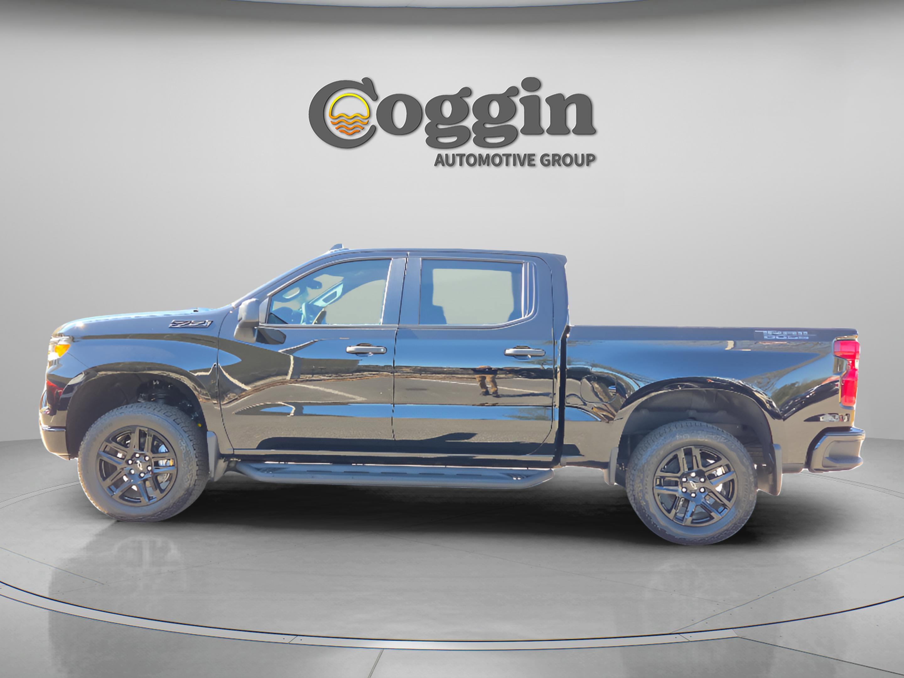 New 2026 Chevrolet Silverado 1500 Custom Trail Boss w/ Dark Appearance Package image 3