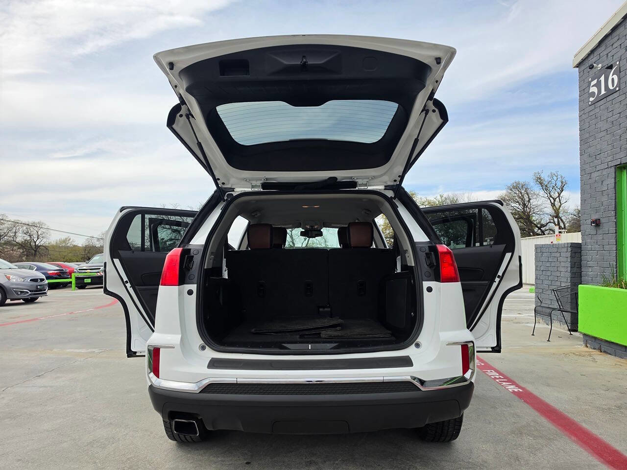 Used 2017 GMC Terrain SLT image 29