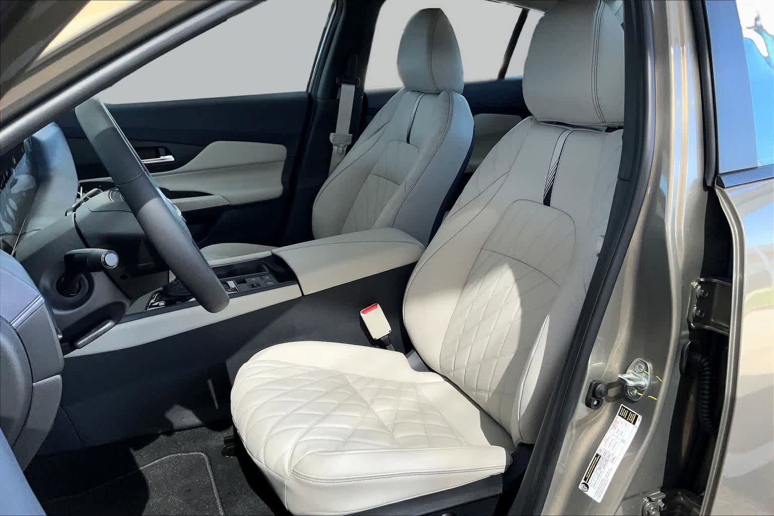 New 2026 Nissan Sentra SL FWD image 9