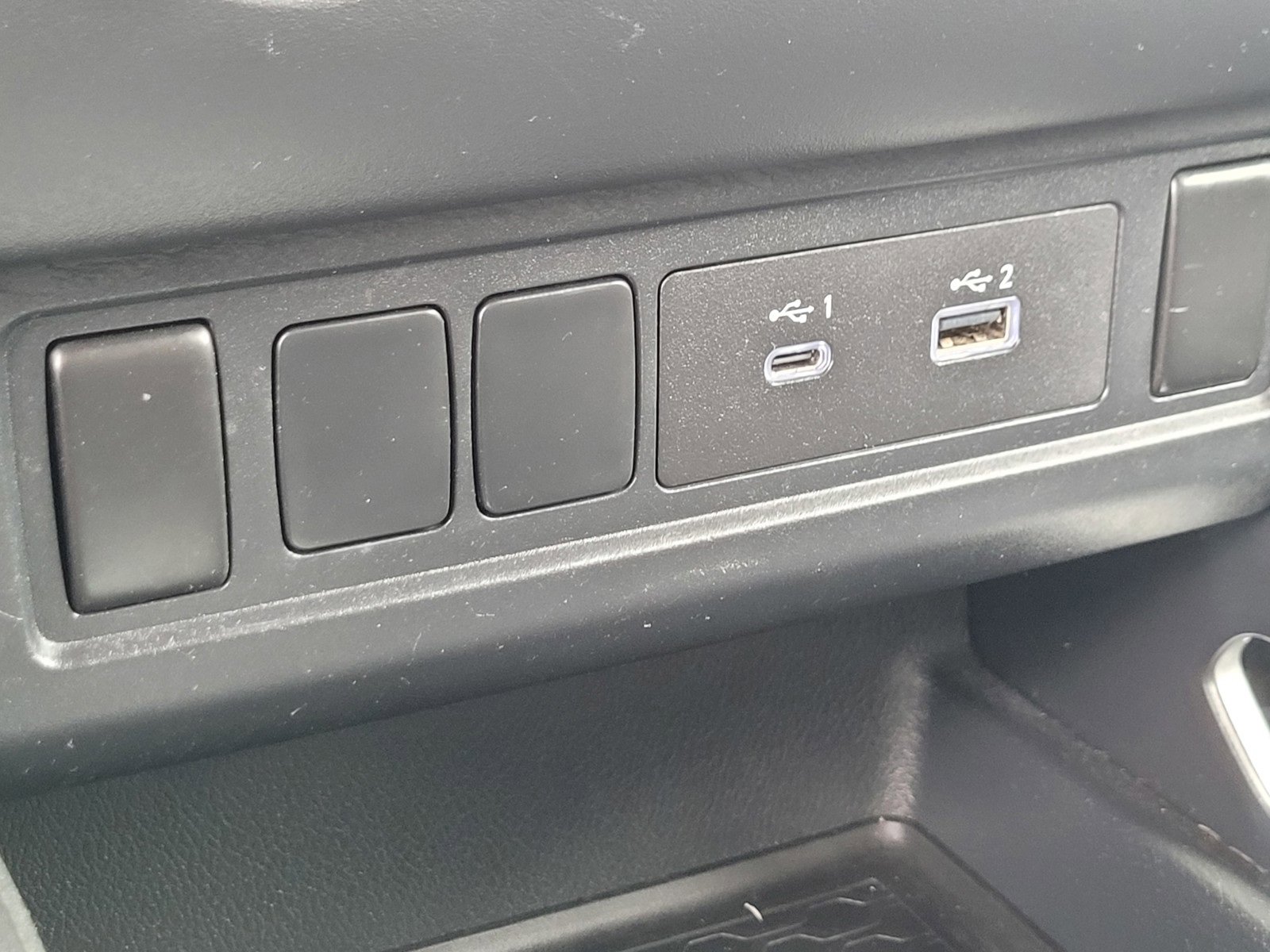 Used 2023 Nissan Frontier SV image 21