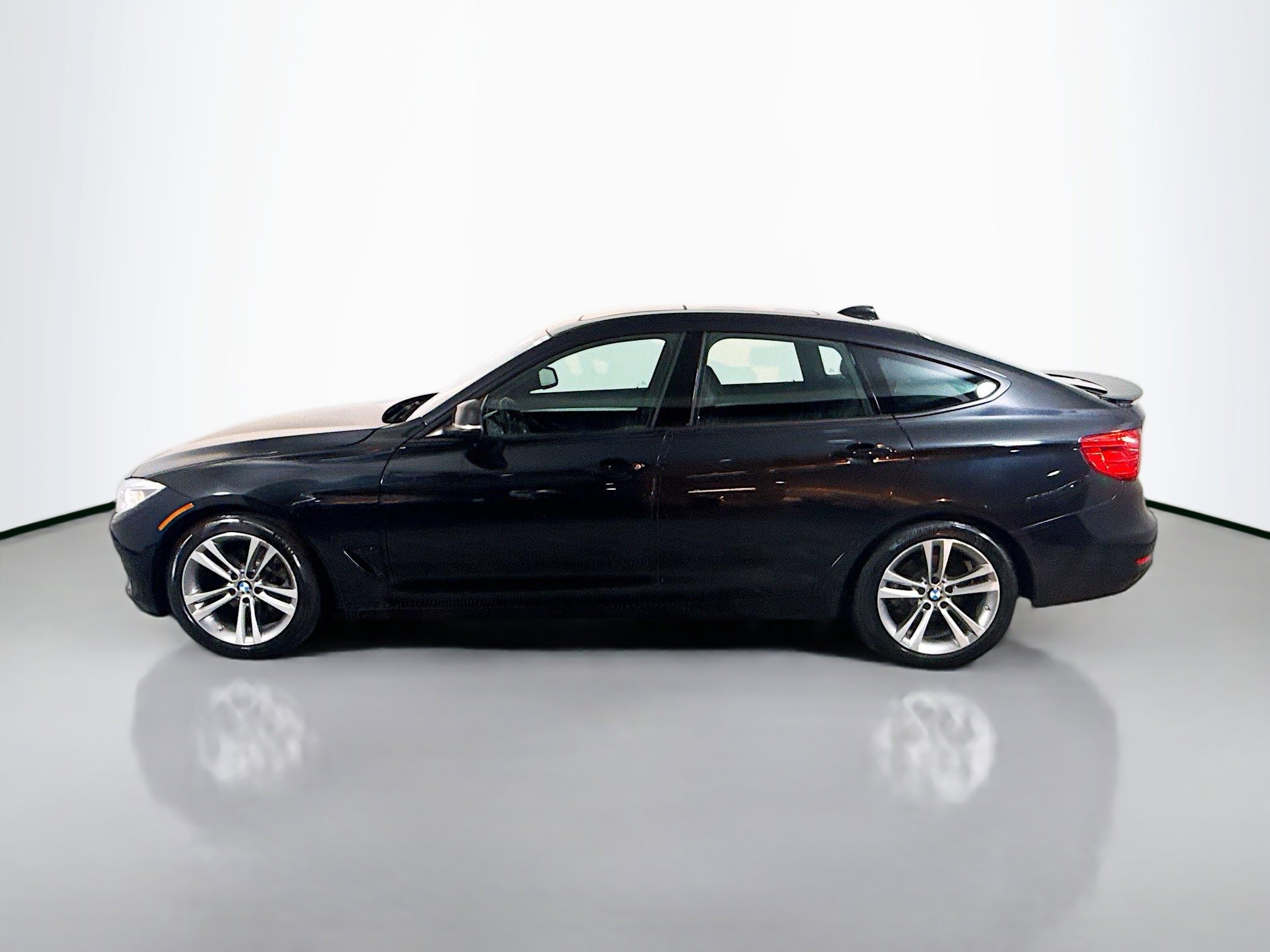 Used 2016 BMW 328i Gran Turismo xDrive image 6
