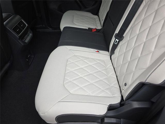 New 2026 Volkswagen Atlas Cross Sport SEL Premium R-Line image 12