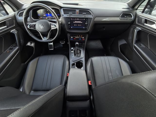 Used 2024 Volkswagen Tiguan SE R-Line FWD image 9