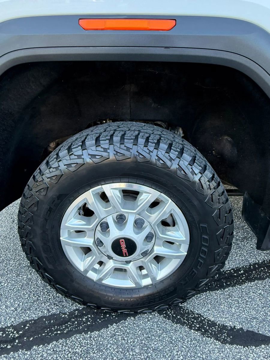 Used 2023 GMC Sierra 2500 Pro w/ Convenience Package AWD/4WD image 10