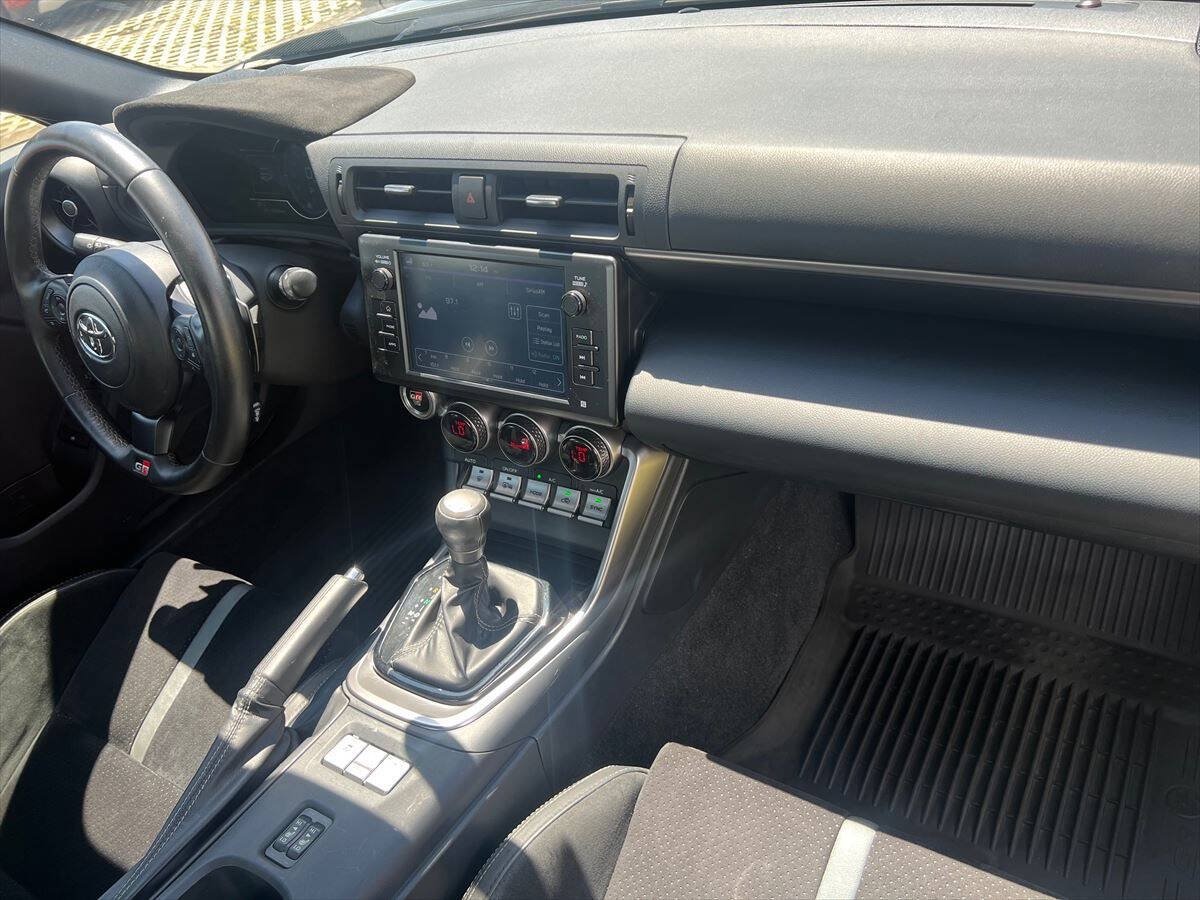 Used 2022 Toyota GR86 Premium w/ ALL Weather Mat Package (TMS) RWD image 10