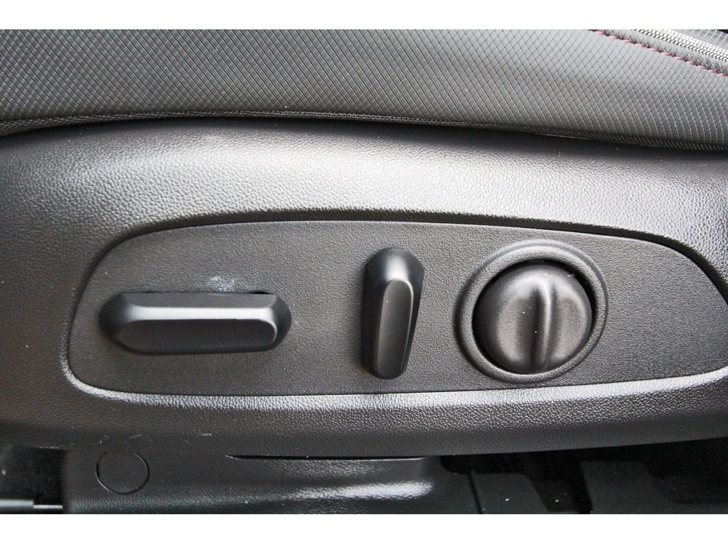 Used 2023 Chevrolet TrailBlazer RS w/ Convenience Package FWD image 24