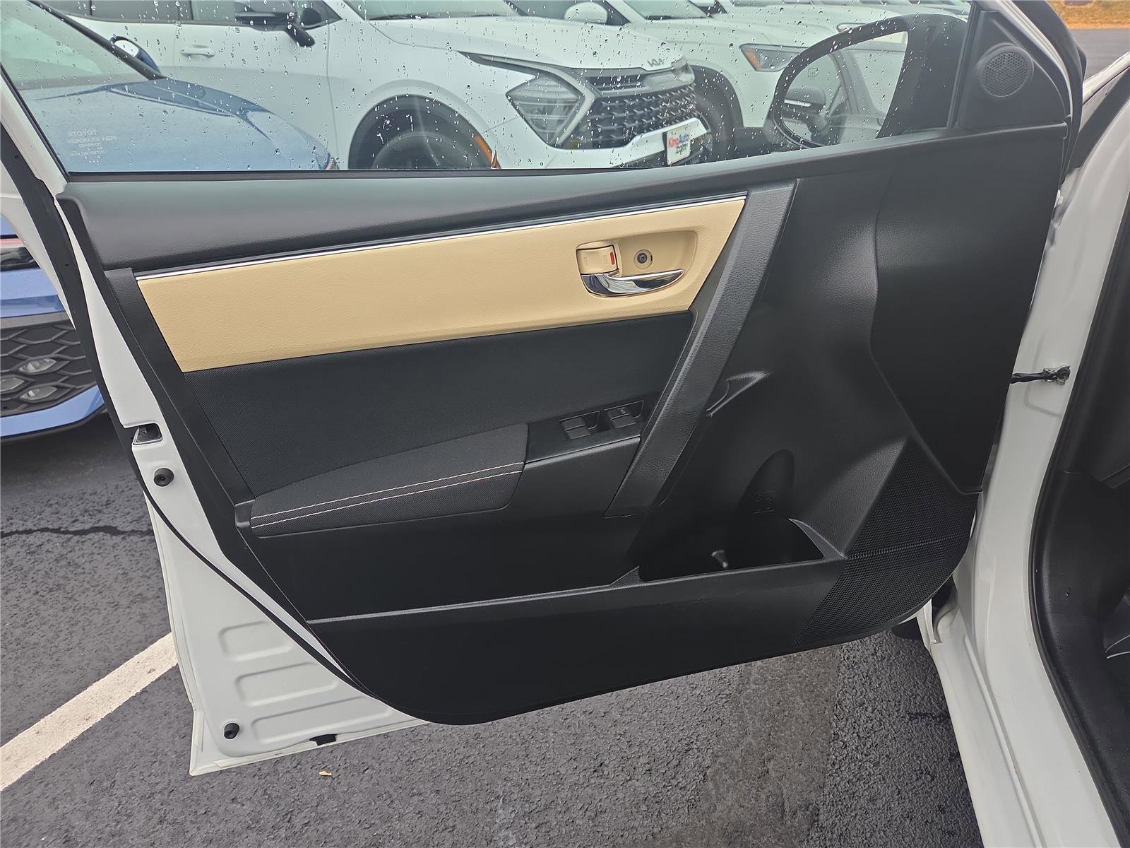 Used 2017 Toyota Corolla LE image 11