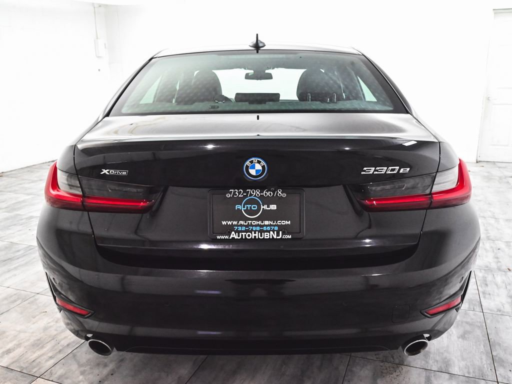 Used 2022 BMW 330e xDrive image 5