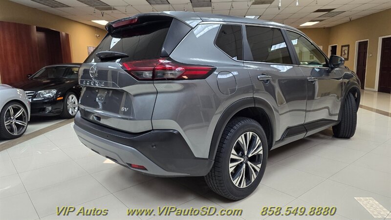 Used 2023 Nissan Rogue SV FWD image 4
