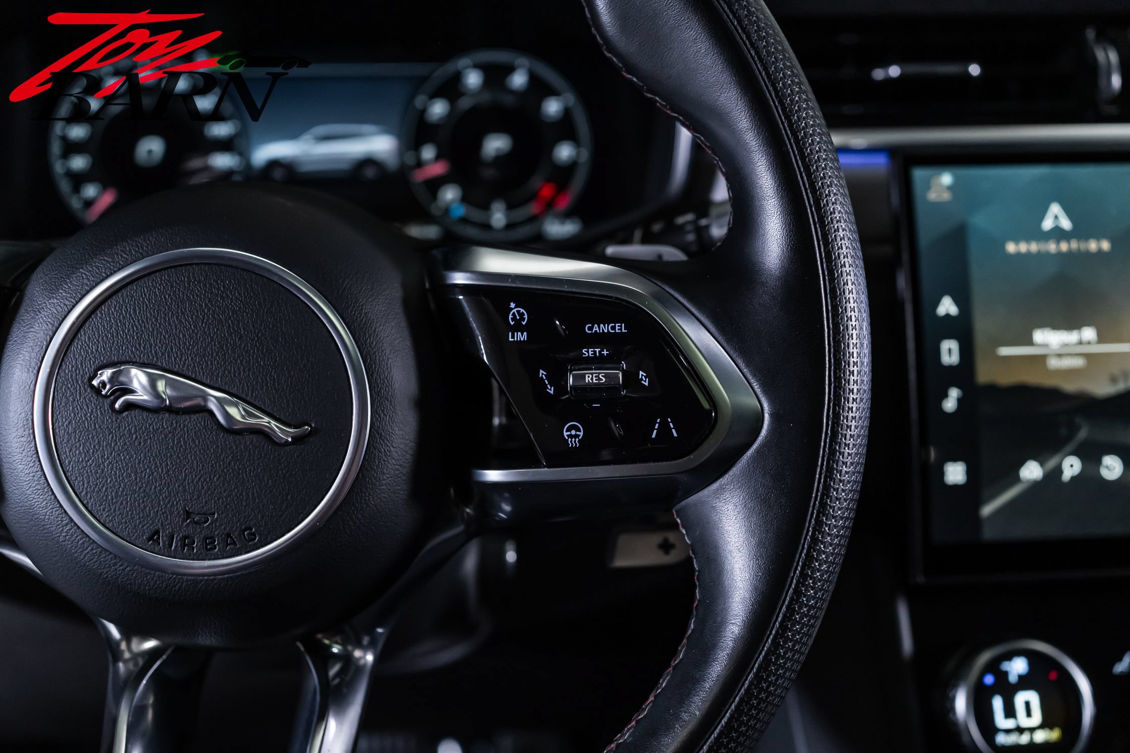 Used 2021 Jaguar F-PACE SVR AWD/4WD image 35