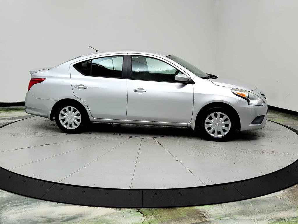 Used 2016 Nissan Versa SV FWD image 4