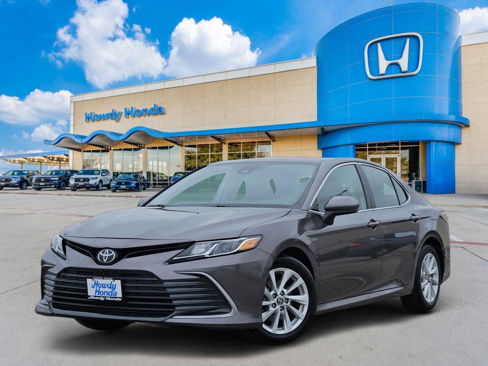 Used 2024 Toyota Camry LE image 1