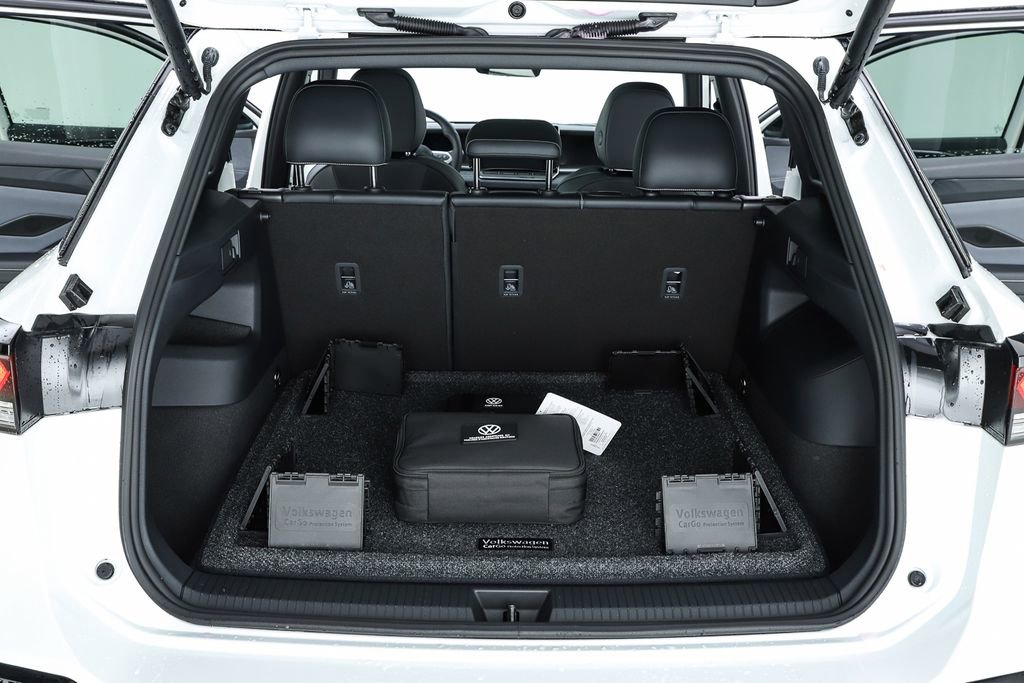 New 2026 Volkswagen Tiguan SE R-Line image 68