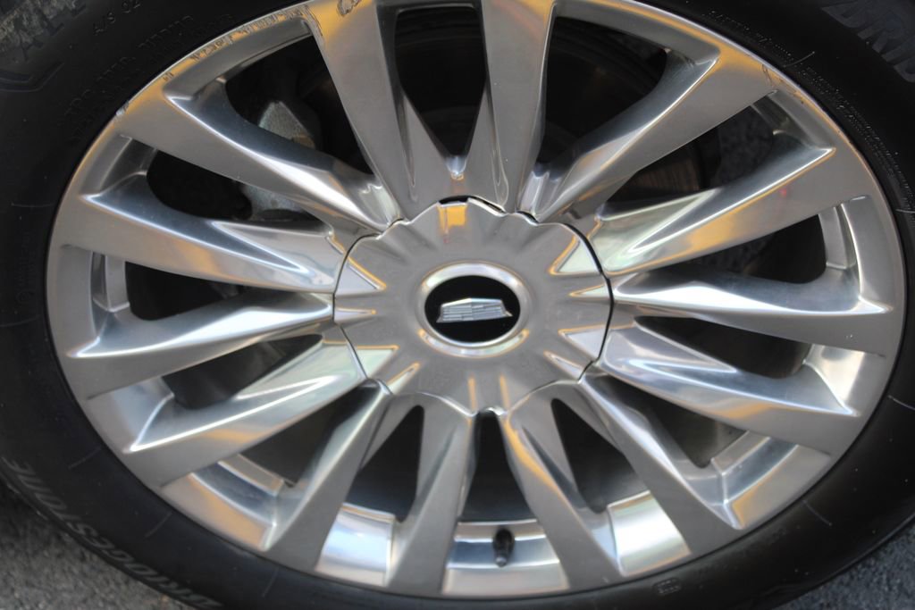 Used 2021 Cadillac Escalade ESV Premium Luxury w/ Driver Assist Tech Package image 9