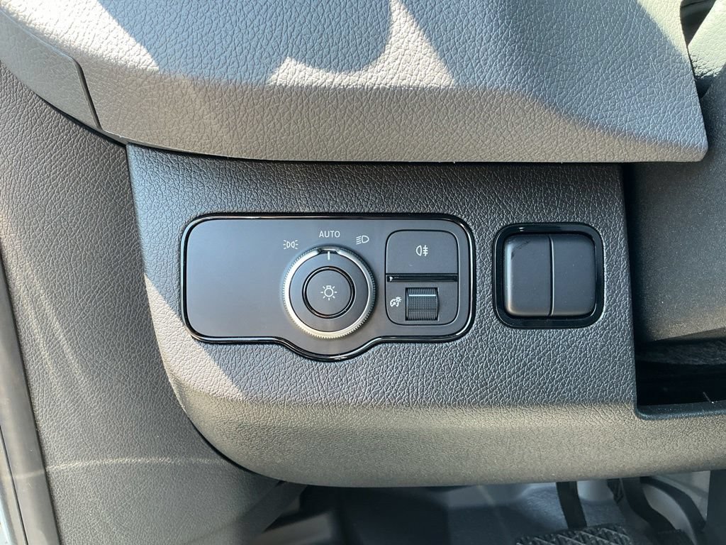 Used 2025 Mercedes-Benz Sprinter 4500 image 15