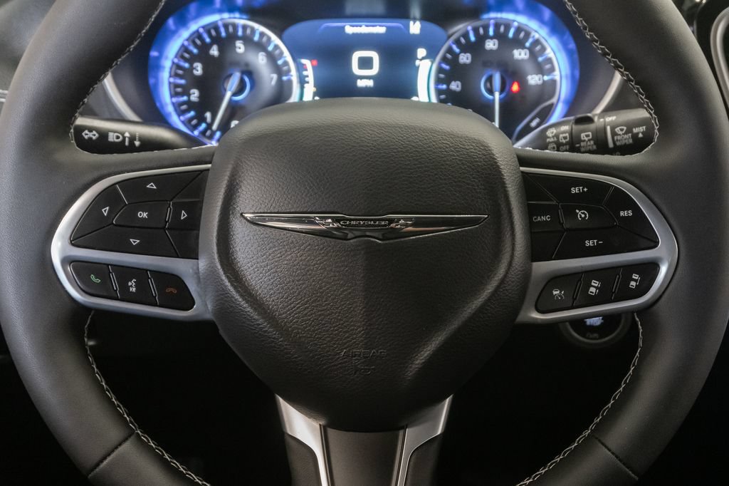 New 2026 Chrysler Pacifica Select FWD image 14