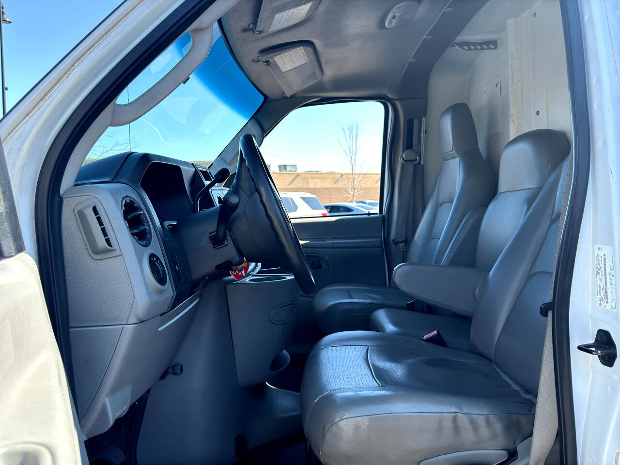 Used 2011 Ford E-450 and Econoline 450 Super Duty image 9