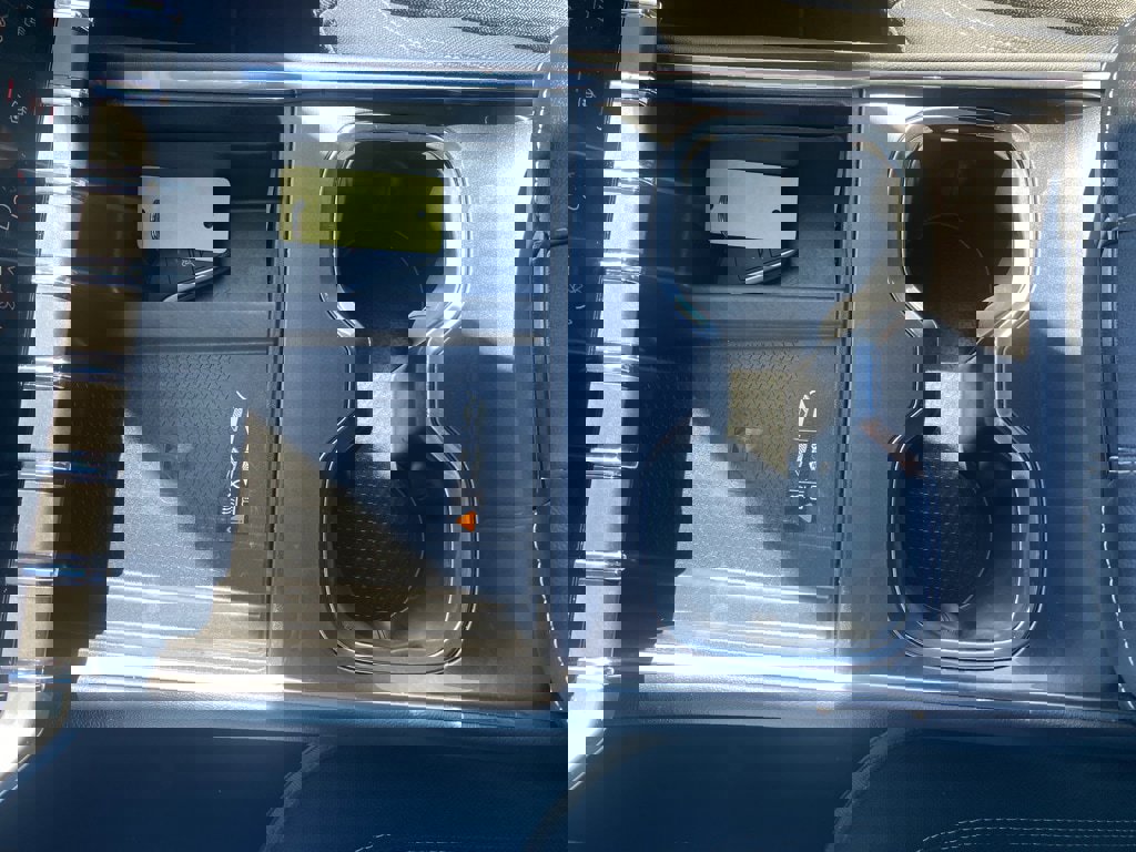 Used 2025 GMC Acadia Elevation image 36